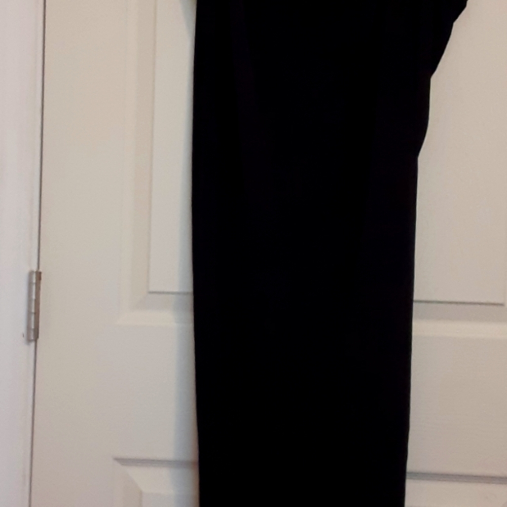 Black capris